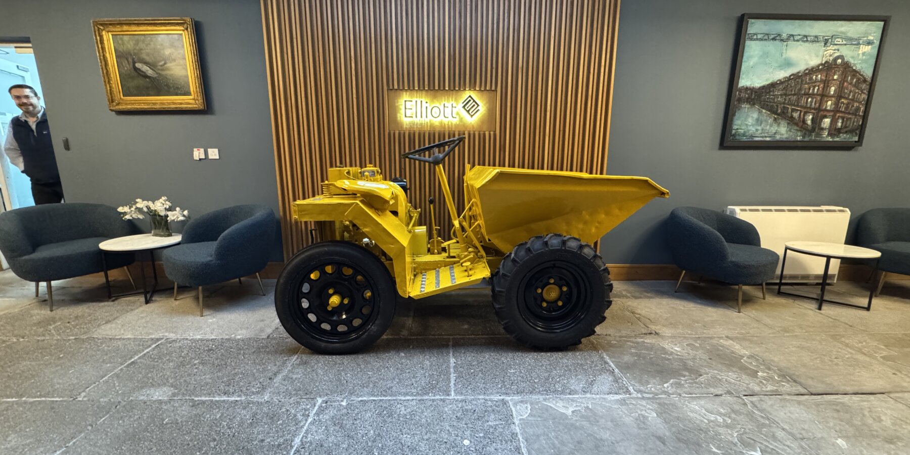 Elliott Group Bedford Dumper
